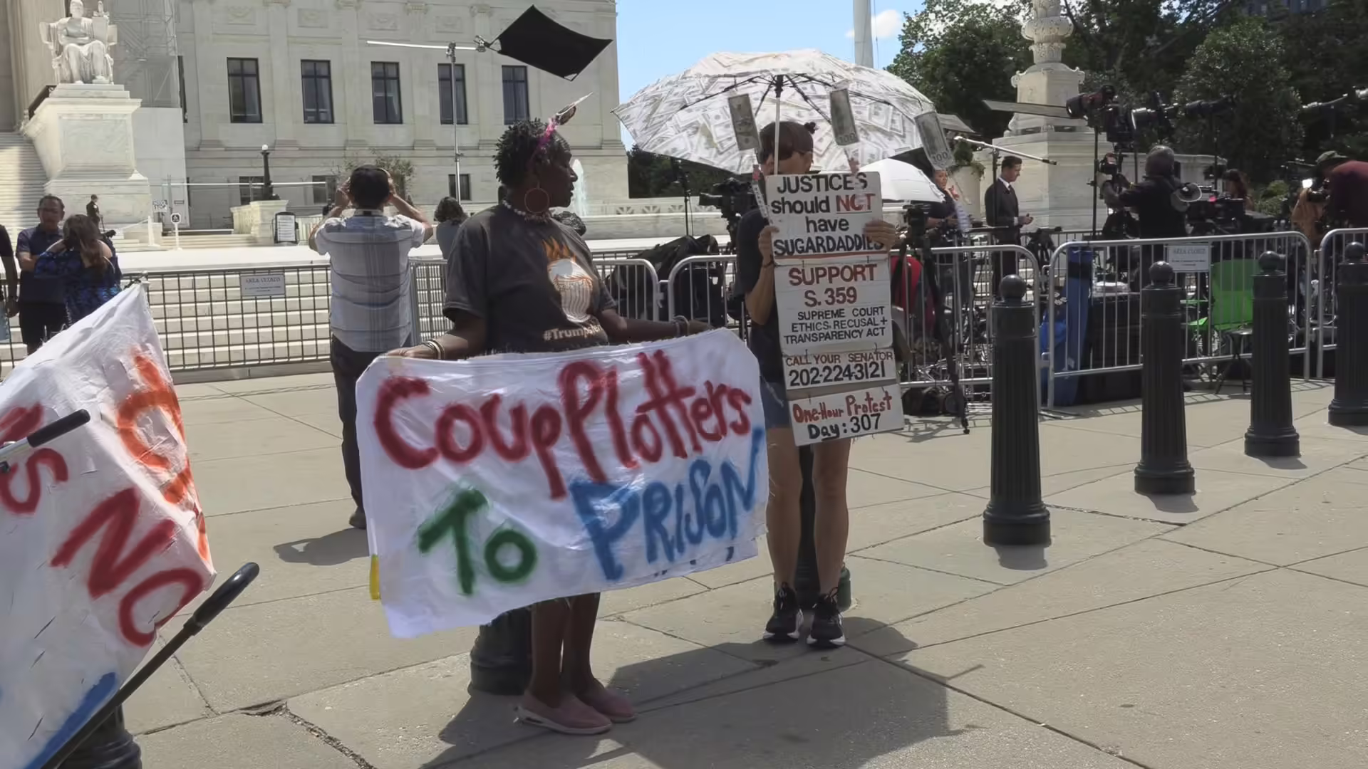 Congressional Democrats, Republicans Offer Mixed Reaction on SCOTUS Presidential Immunity Ruling