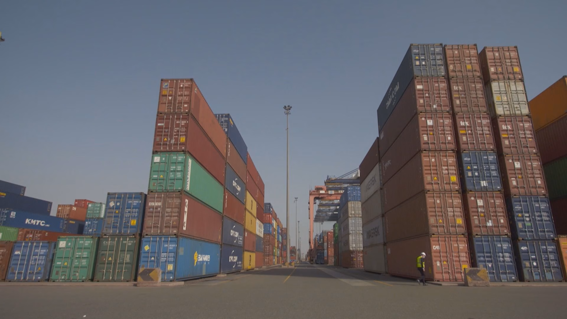 Trump Suggests Lower Tariffs on China Ahead of Weekend Trade Talks